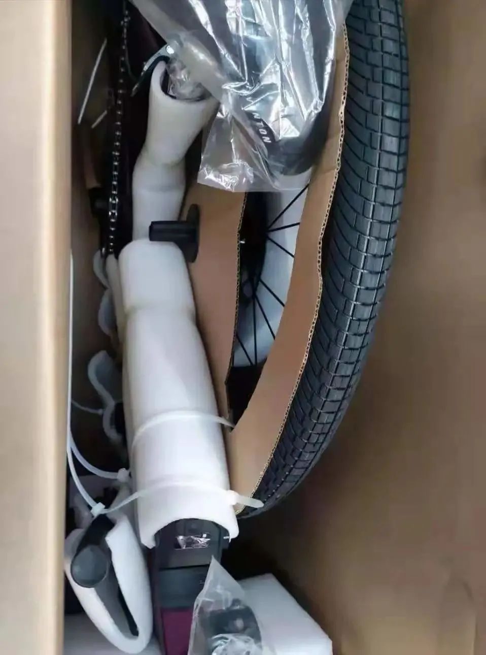 中港鋰<a href='http://m.electricmodern.com' title='電池海運(yùn)' >電池海運(yùn)</a>